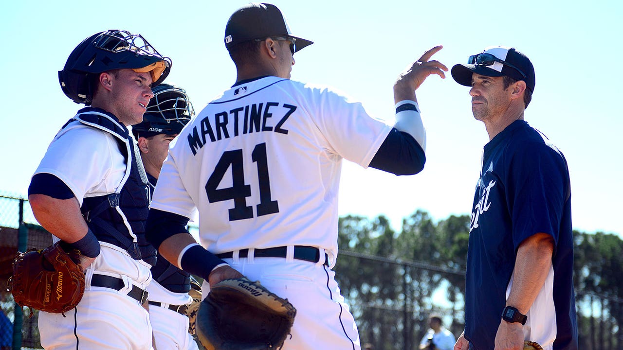Tigers literally roaring -- and shooting baskets